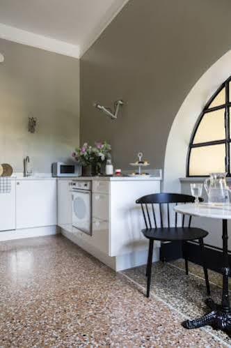 רומא Garibaldi Suites Apartment מראה חיצוני תמונה